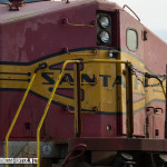 Fading nose of BNSF 695, still painted in Santa Fe warbonnet colors.